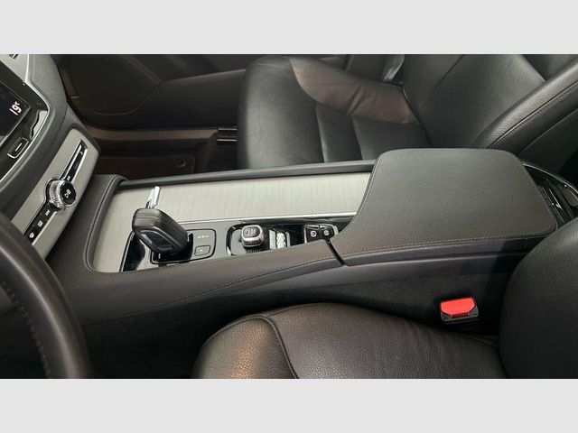 Volvo XC90 2.0 T8 AWD Business Plus Auto