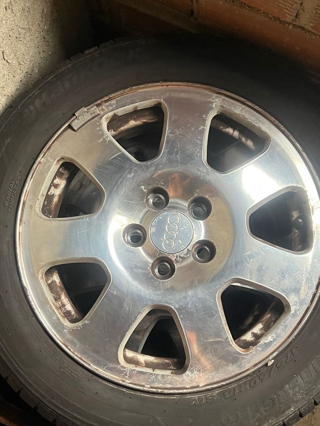Llantas Audi - 15” usadas son 2