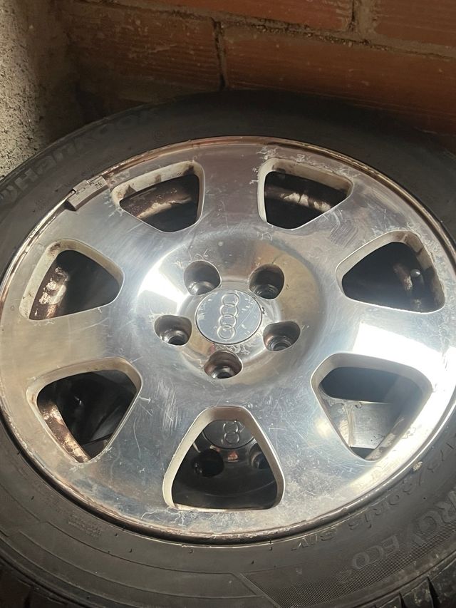 Llantas Audi - 15” usadas son 2