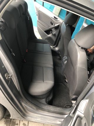 Volkswagen Golf VI 1.6 TDI Bluemotion 2011