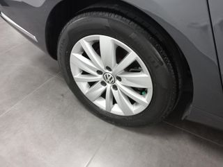 VOLKSWAGEN Passat 2.0 TDI 140 DSG Advance BlueMotion Tech