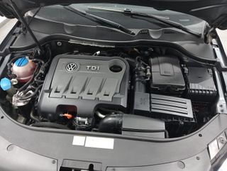 VOLKSWAGEN Passat 2.0 TDI 140 DSG Advance BlueMotion Tech