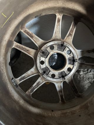 Llantas Mercedes 16" con neumáticos 205/60 R16M+S