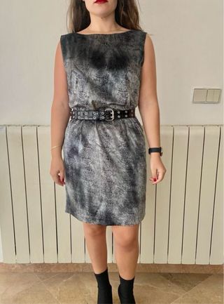 Vestido serpiente gris-negro