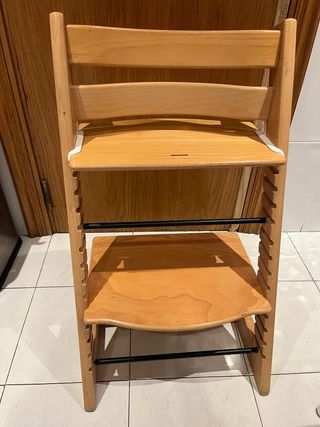 Trona Stokke Evolutiva madera