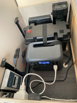 Bluetti AC70 - 1000W Estación Energía