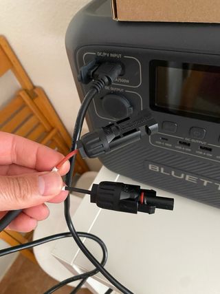 Bluetti AC70 - 1000W Estación Energía