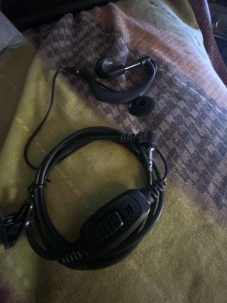 Pinganillo HYT - Auricular con micrófono