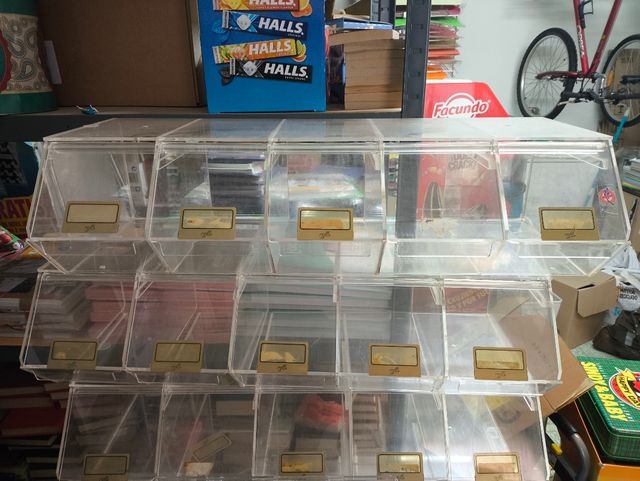 Espositore in acrilico con 5 fori da 1 kg