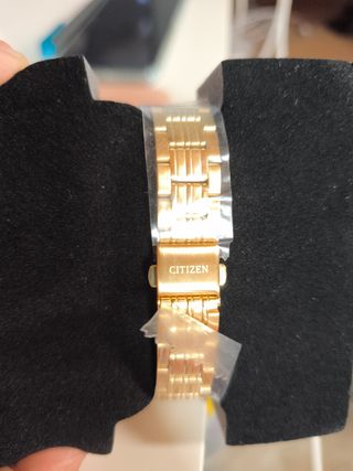 Reloj Citizen mujer dorado