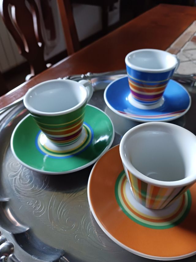 Servizio caffè 4 tazzine più vassoio in acciaio