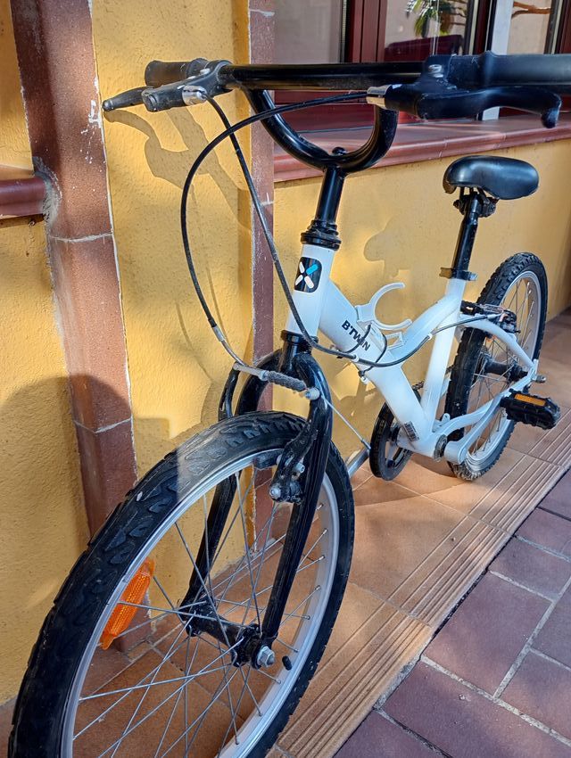 Bicicleta infantil BTwin 20" blanca
