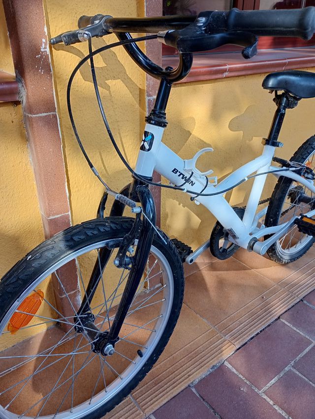 Bicicleta infantil BTwin 20" blanca