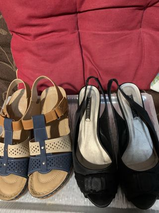 ZAPATOS de tacón RASO NEGRO y Sandalias. OCASIÓN