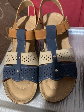 ZAPATOS de tacón RASO NEGRO y Sandalias. OCASIÓN