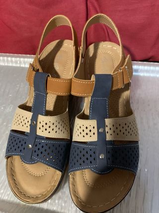 ZAPATOS de tacón RASO NEGRO y Sandalias. OCASIÓN