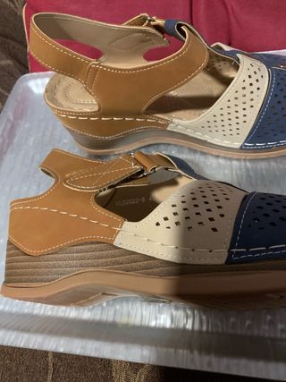 ZAPATOS de tacón RASO NEGRO y Sandalias. OCASIÓN