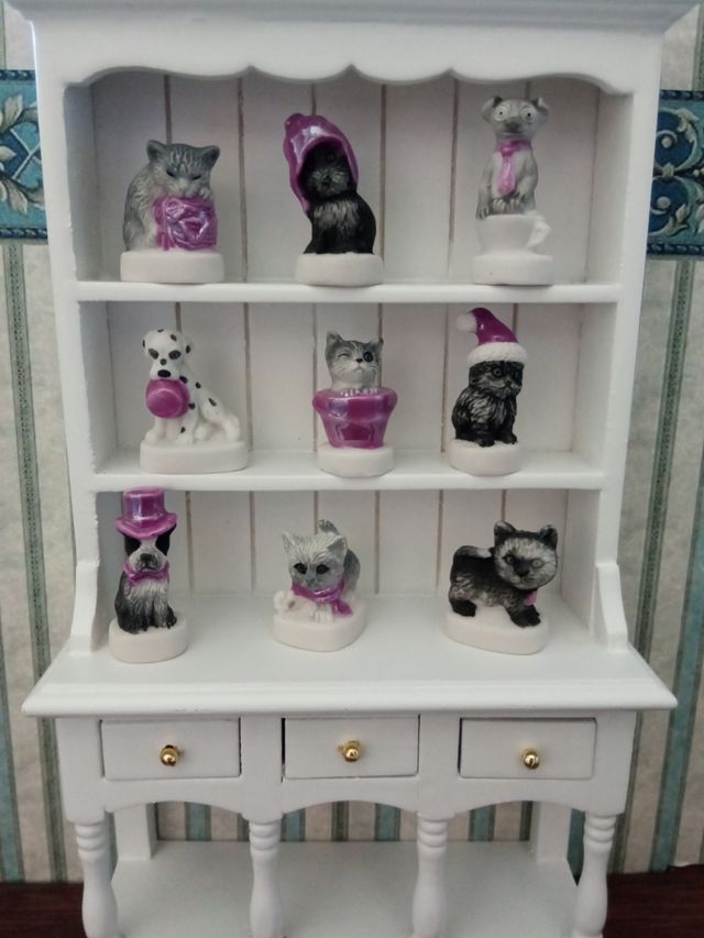 Figure in miniatura in porcellana