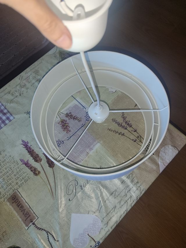 Lámpara techo gris y blanca