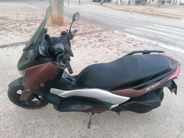 Yamaha XMAX 300 - Scooter
