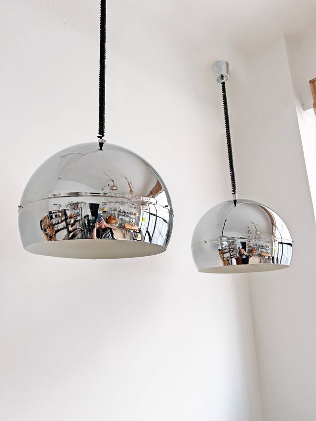 PAREJA DE LÁMPARAS VINTAGE CROMADAS, AÑOS 70