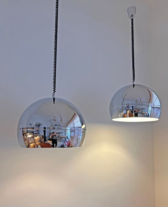 PAREJA DE LÁMPARAS VINTAGE CROMADAS, AÑOS 70