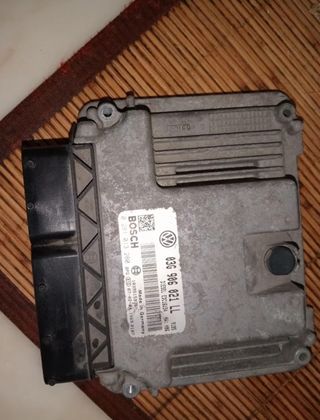 Centralita Bosch 03G 906 021 LL