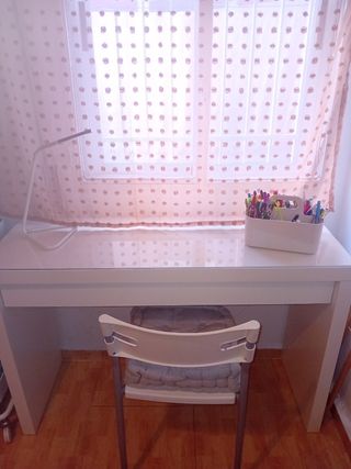 Tocador/Escritorio Malm Ikea marrón