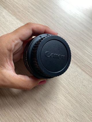 Objetivo Canon EF-S 24mm 1:2.8 STM (Pancake)
