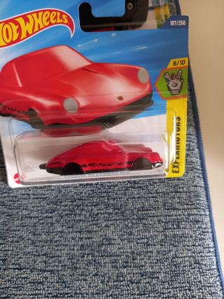 Hot Wheels Porsche 911 Carrera rossa
