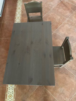 Mesa infantil + 2 sillas madera