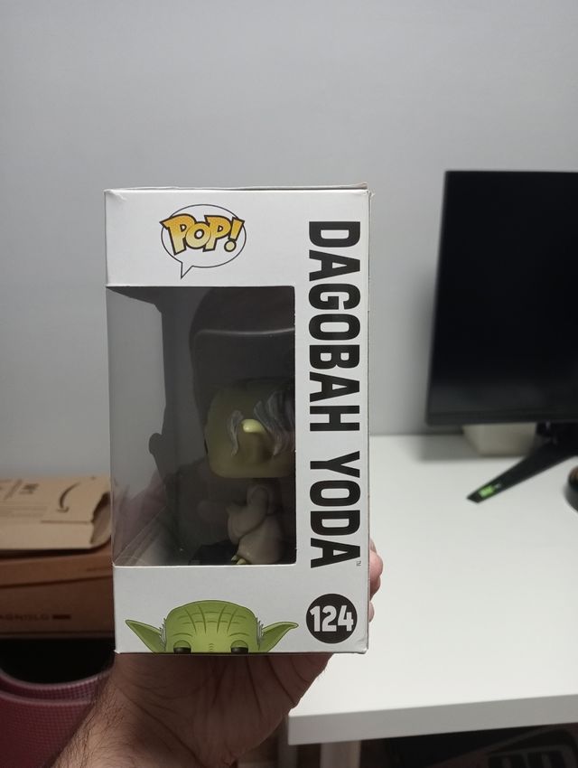 Funko pop star wars yoda.