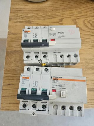 4 interruptores magnetotérmicos Vigis