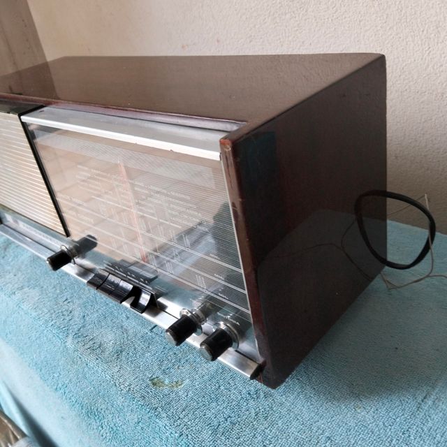 Radio Radiomarelli valvole funzionante