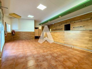 Local comercial en venta en El Castell-Poble Vell en Castelldefels