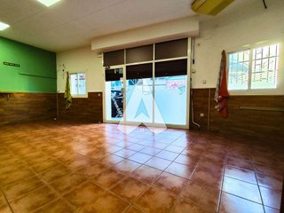 Local comercial en venta en El Castell-Poble Vell en Castelldefels