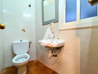Local comercial en venta en El Castell-Poble Vell en Castelldefels