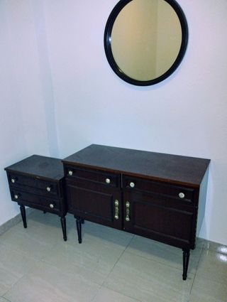 Muebles madera: cómoda, mesilla y espejo