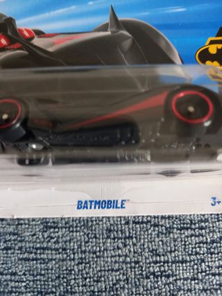 Hot Wheels Batmobile 145/250