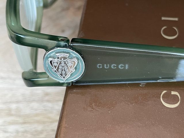 Gafas Gucci verdes - con caja y funda