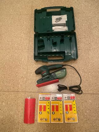 Magnifica lijadora Bosch PSS 250 AE. Regalo 18 ho.