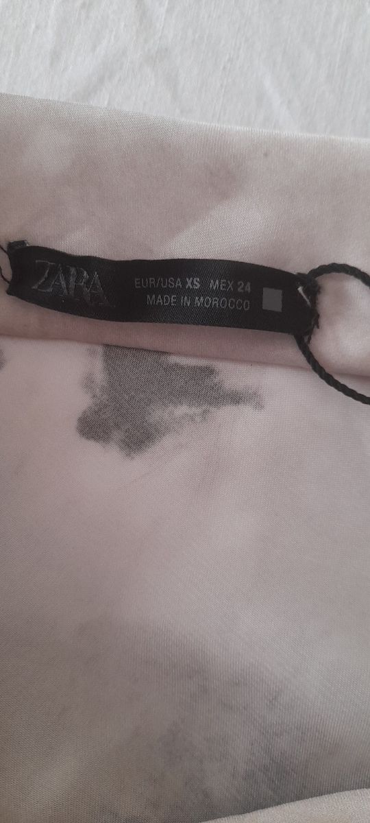 Falda midi Zara satinada