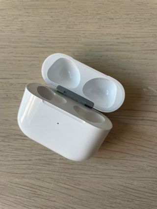 Estuche AirPods 3 - Estuche Blanco. No carga.