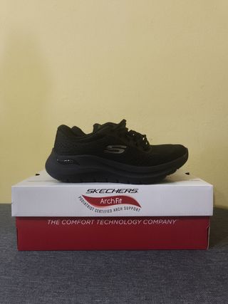 Zapatillas Skechers ArchFit negras