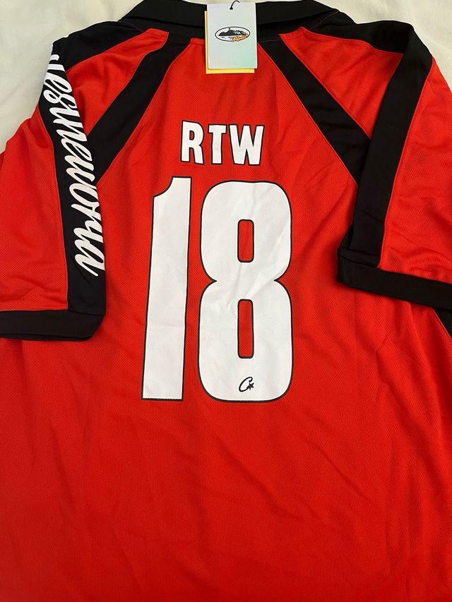 Camiseta Corteiz roja y negra