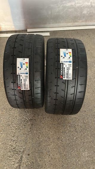 Neumáticos Yokohama Advan A052 - 265/40/18