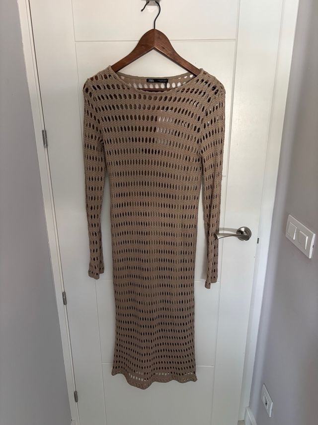 Vestido calado Zara beige