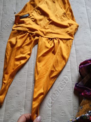 Costume intero giallo