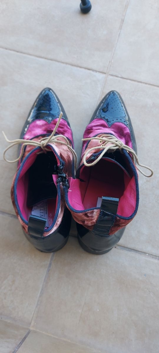 Botines Vitelo azul oscuro, y rosas, talla 41