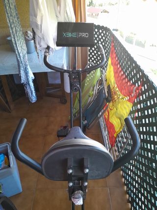 Bicicleta estática XBike Pro 